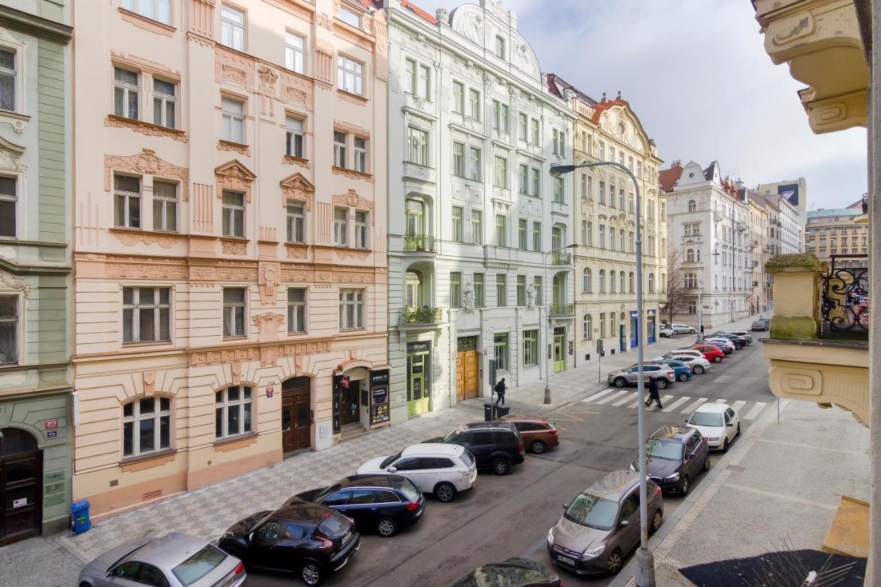 Modern And Huge Apts In Center By Michal&Friends Apartment Прага Екстериор снимка