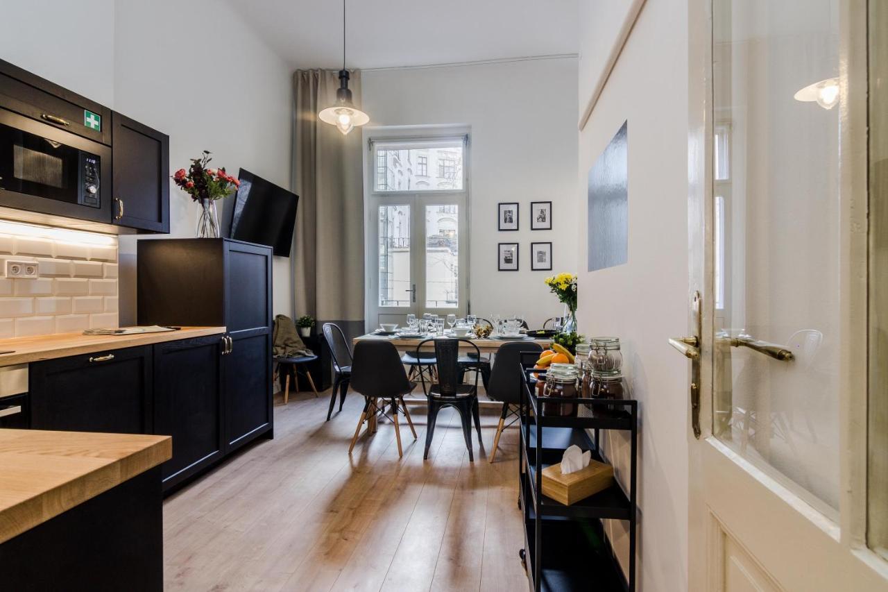 Modern And Huge Apts In Center By Michal&Friends Apartment Прага Екстериор снимка