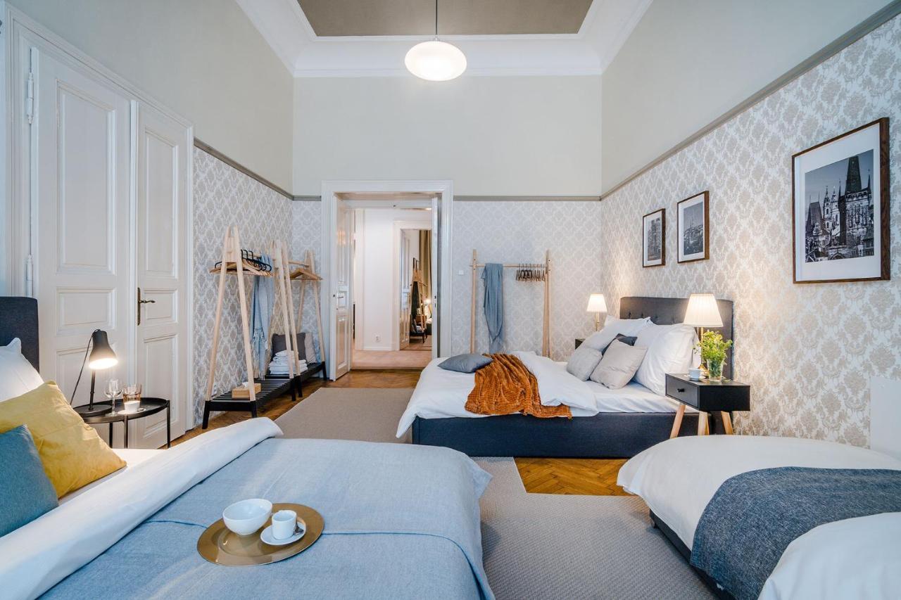 Modern And Huge Apts In Center By Michal&Friends Apartment Прага Екстериор снимка
