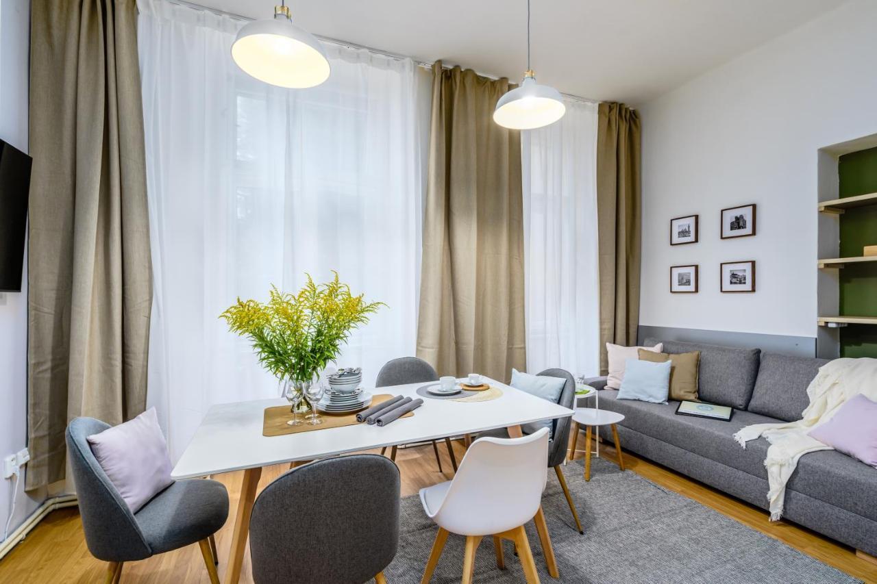 Modern And Huge Apts In Center By Michal&Friends Apartment Прага Екстериор снимка