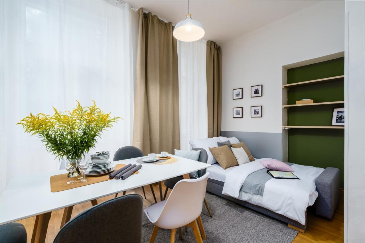 Modern And Huge Apts In Center By Michal&Friends Apartment Прага Екстериор снимка