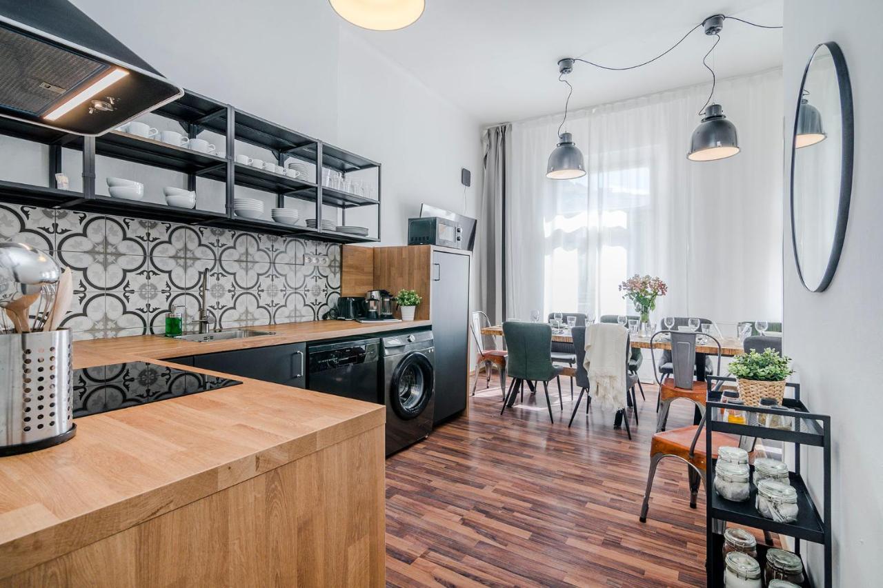 Modern And Huge Apts In Center By Michal&Friends Apartment Прага Екстериор снимка